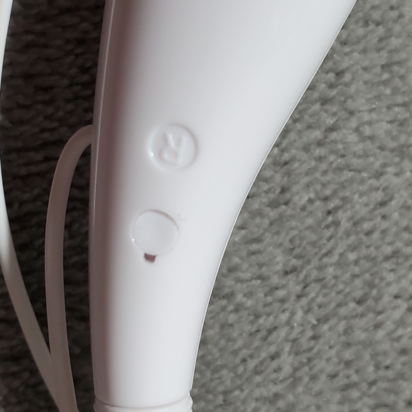 Travelocity Bluetooth Stereo Earbuds White Like New with Box - Picture 10 of 12